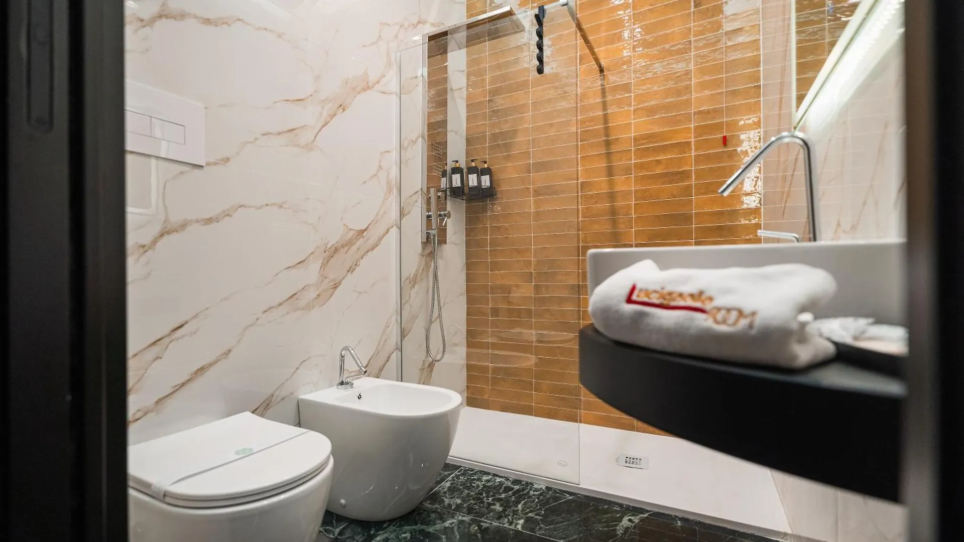 Guest house Lucignoloroom Stazione Centrale Napoli Italy